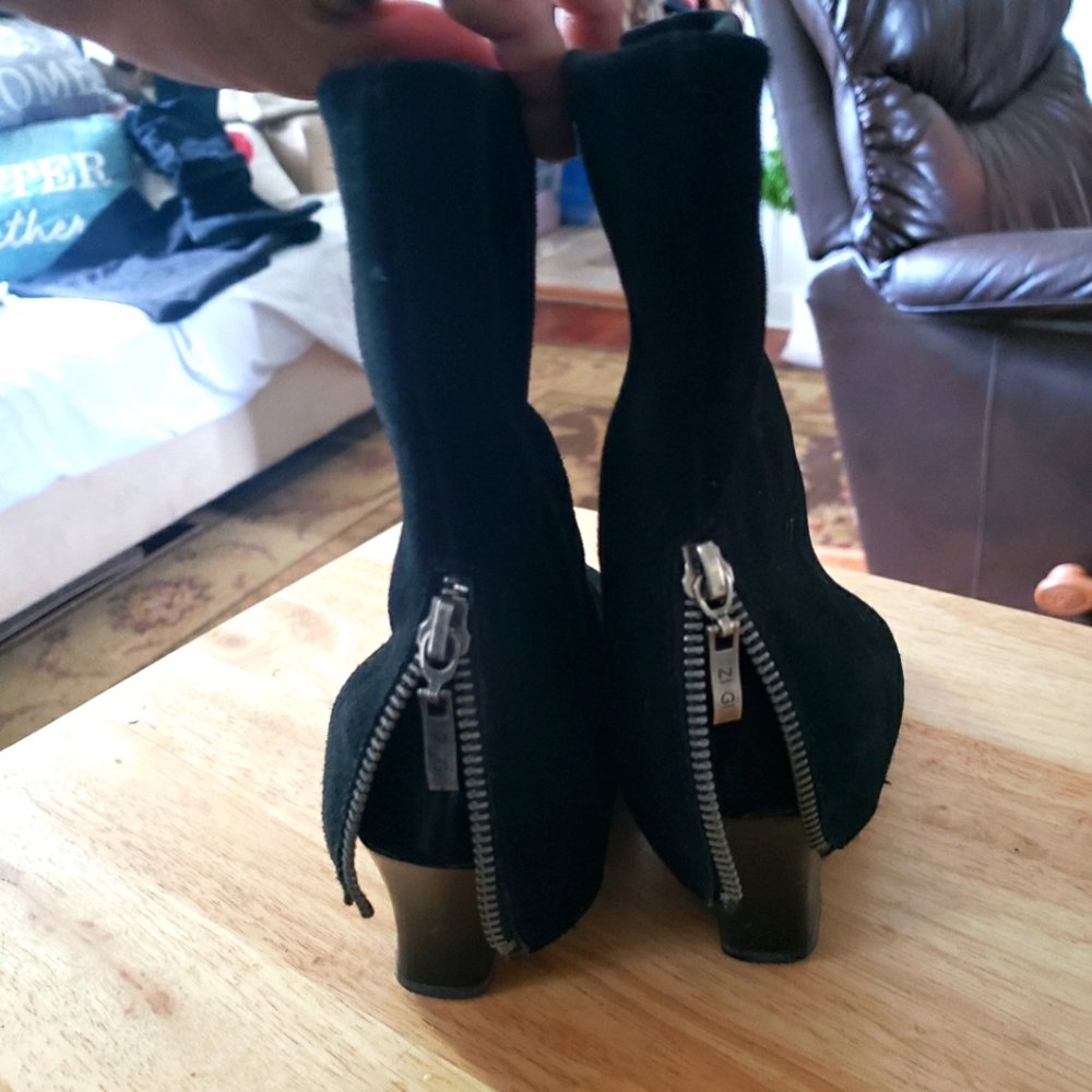 Ziginy suede boots